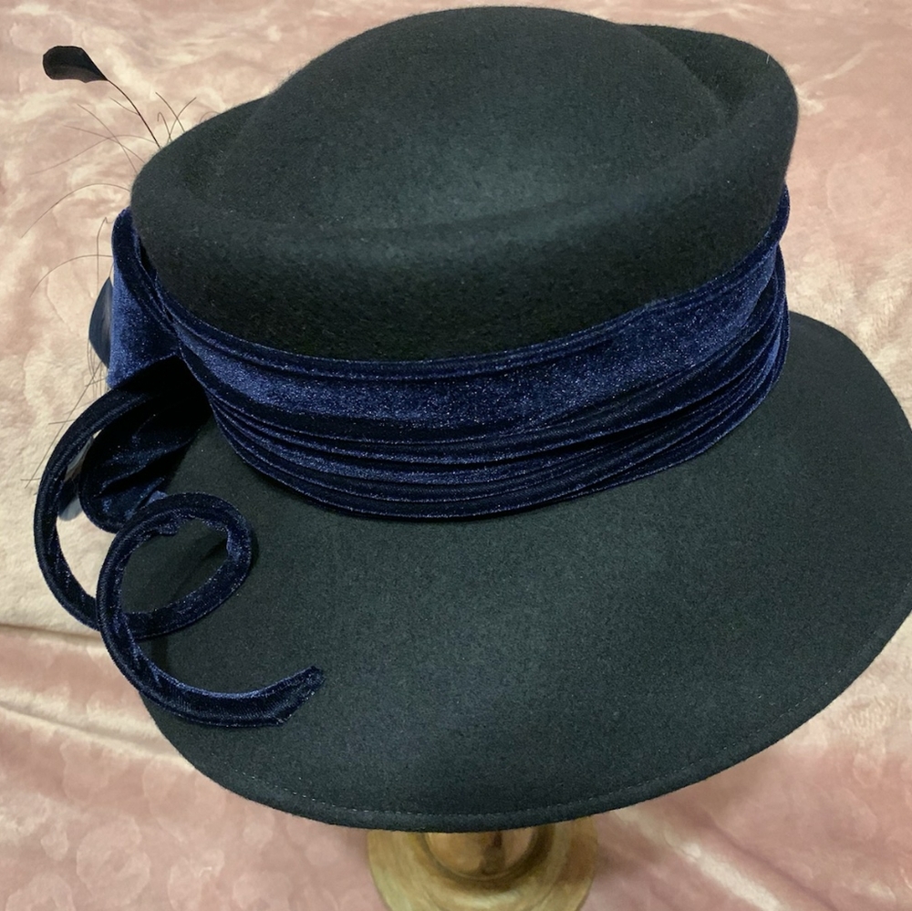 Church hat - Picture 3 of 3